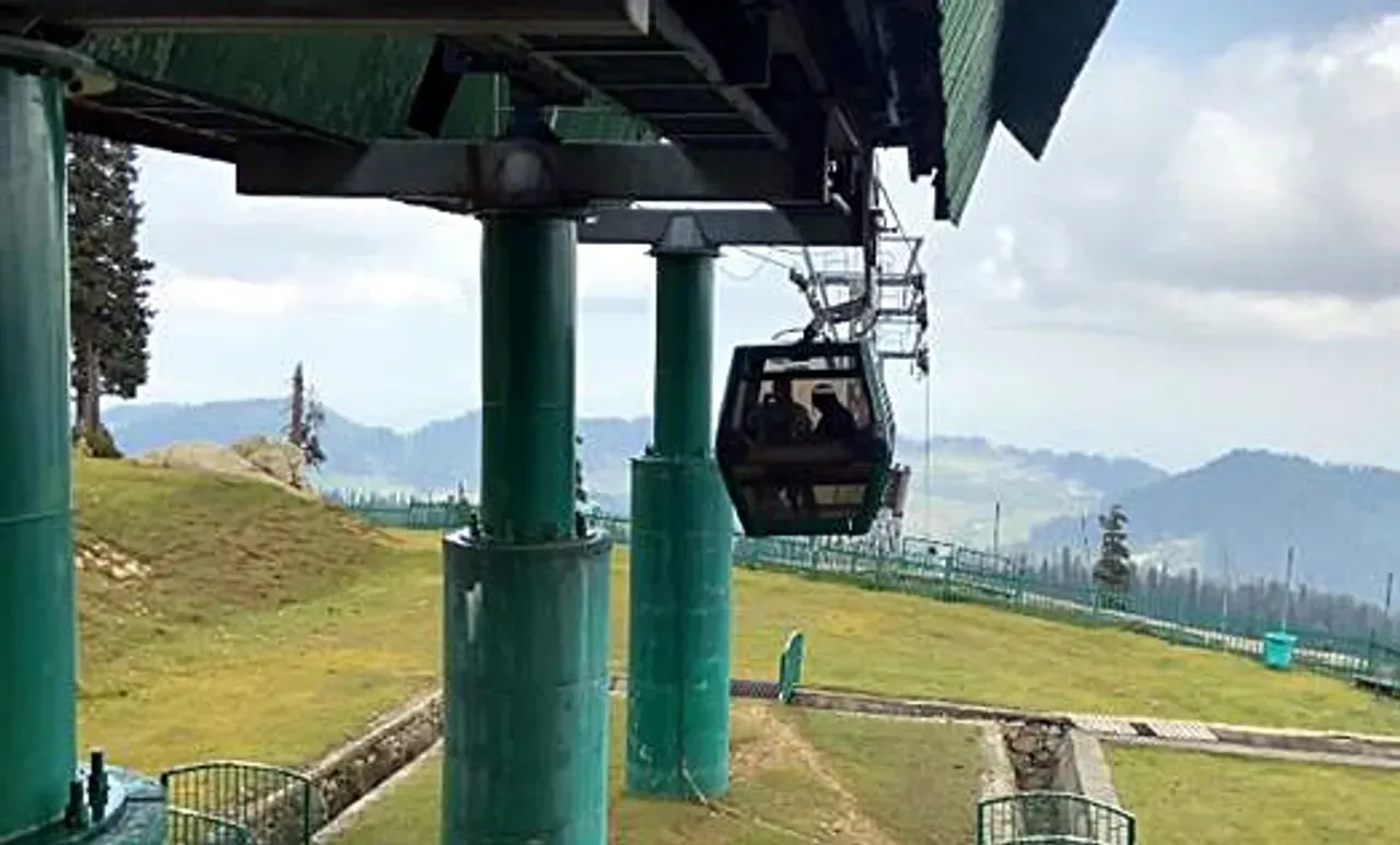 Gulmarg Gondola to Resume Operations Today at 3 PM; CM Omar to Visit Site