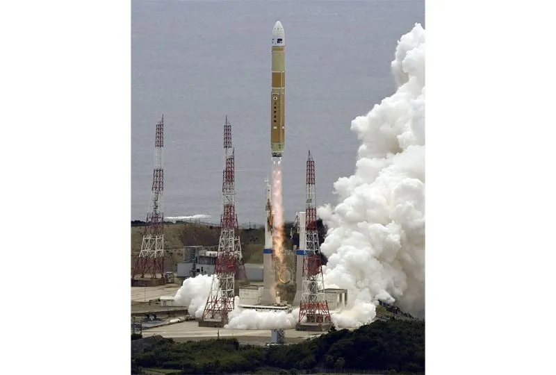 Japan's struggling flagship H3 rocket returns to flight with the debut of a low-cost variant