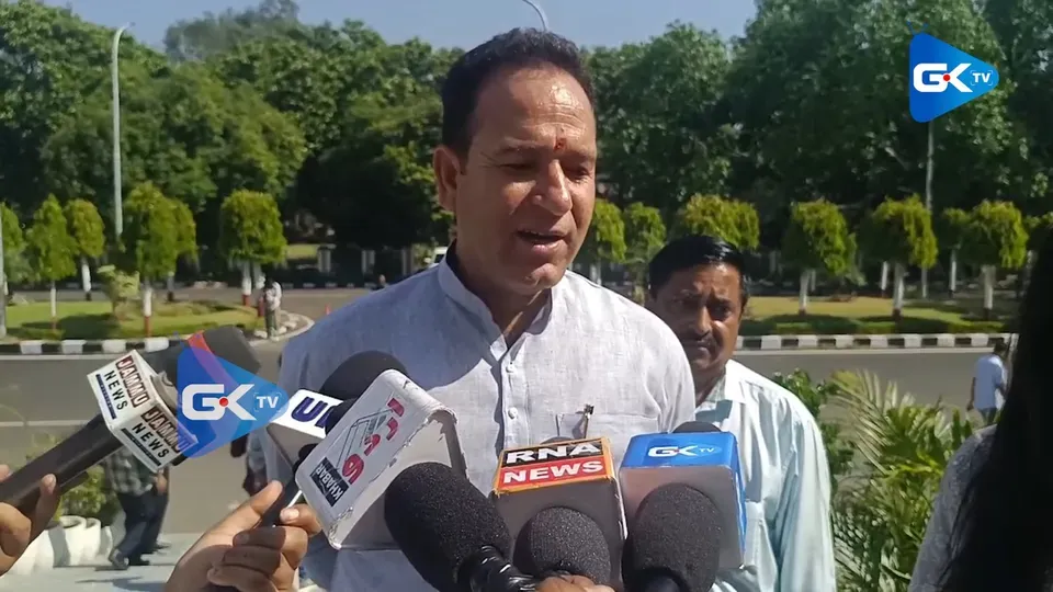 LoP Sunil Sharma targets Abdullahs, says Omar ready to settle for anything short of statehood