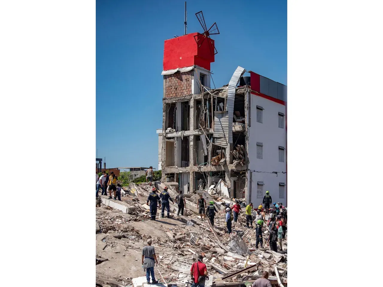 Colombia: At least 132 killed, 570 injured in magnitude 7.4 earthquake