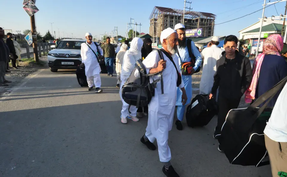 Luggage curbs trigger anger among returning Hajj pilgrims