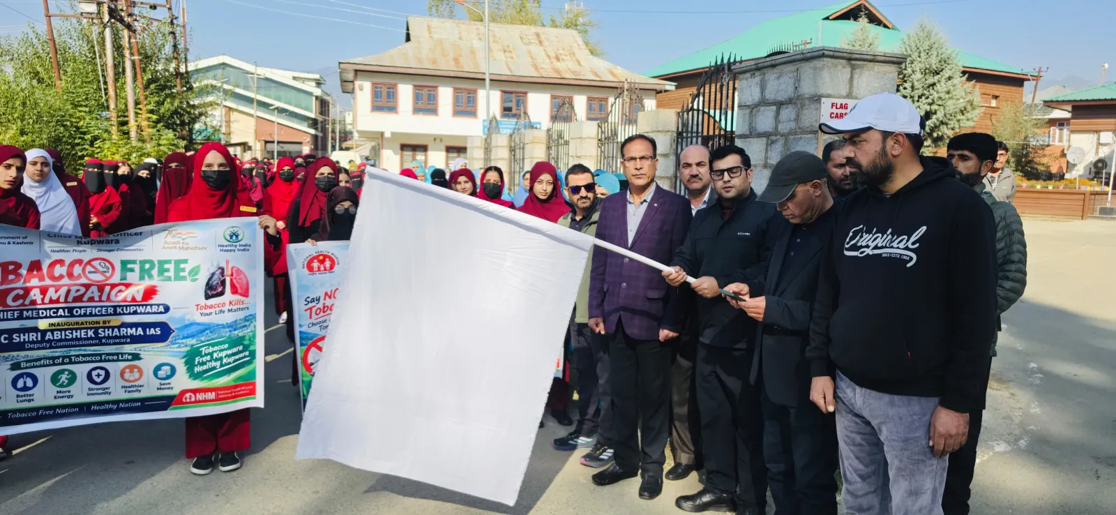 DC Kupwara Flags Off Student Rally Under Tobacco-Free Youth Campaign 4.0