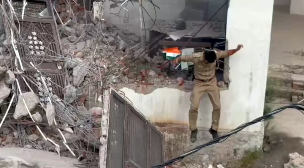 Police Halt Demolition Drive In Jammu Briefly To Retrieve National Flag